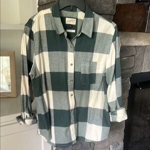 Universal Thread Green and White Plaid Button Down Shirt